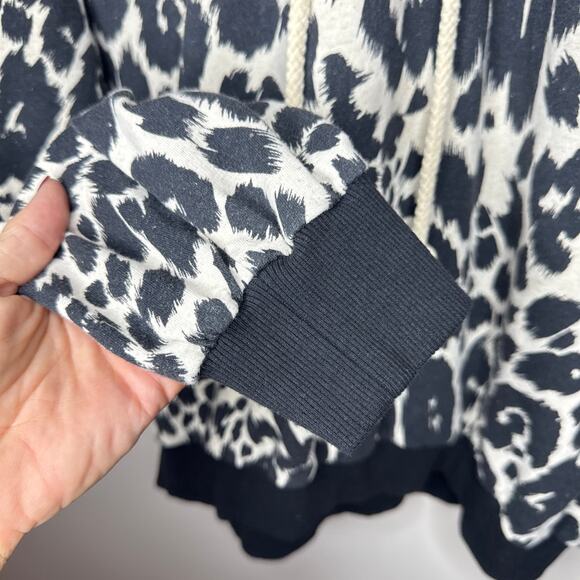 Saltwater Luxe Annie French Animal Print Pullover Hoodie Tan Medium MSRP $92 - Picture 4 of 9